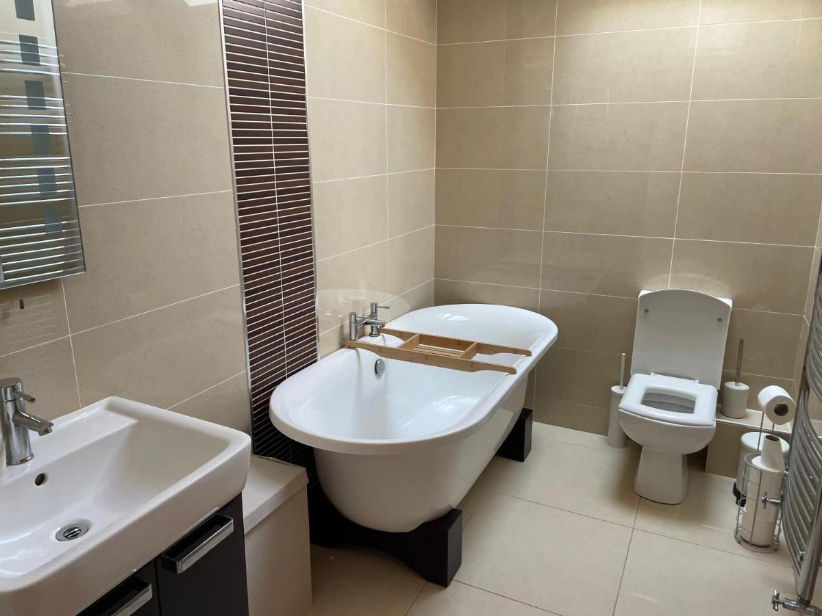 شقة كوليرين  في Orchard Oasis, Luxury Penthouse Getaway المظهر الخارجي الصورة