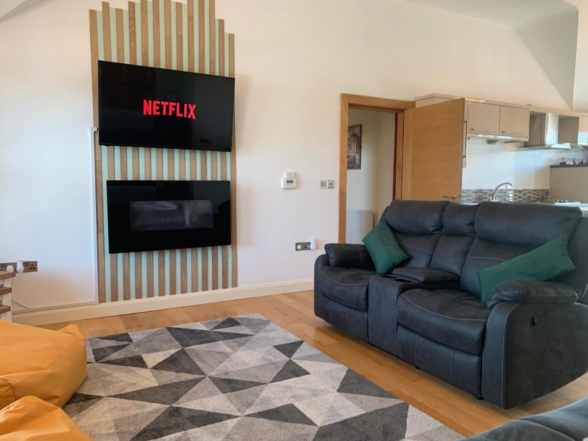 شقة كوليرين  في Orchard Oasis, Luxury Penthouse Getaway المظهر الخارجي الصورة
